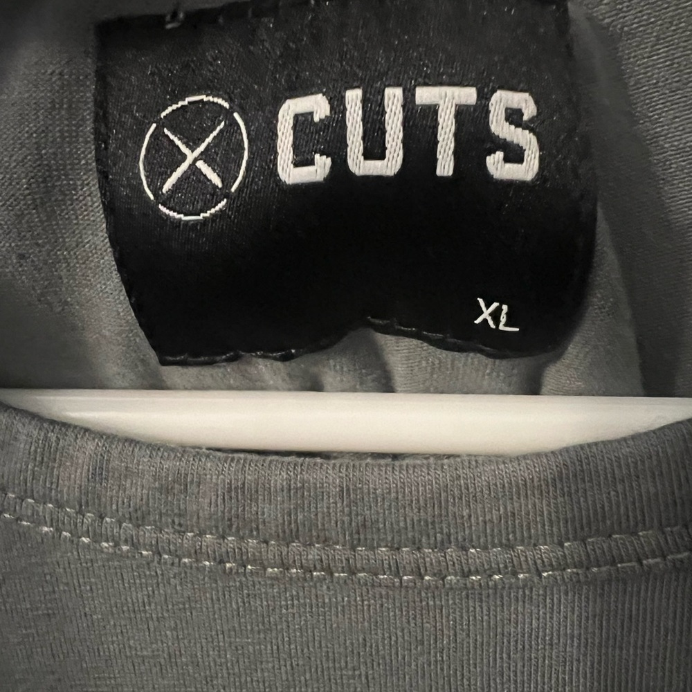 Cuts Tee